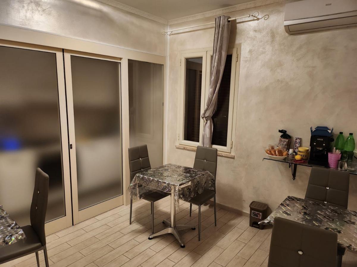 Rosilienza Suites Private Spa, Patio Garden Free Trasfer To & From Airport Fiumicino Kültér fotó